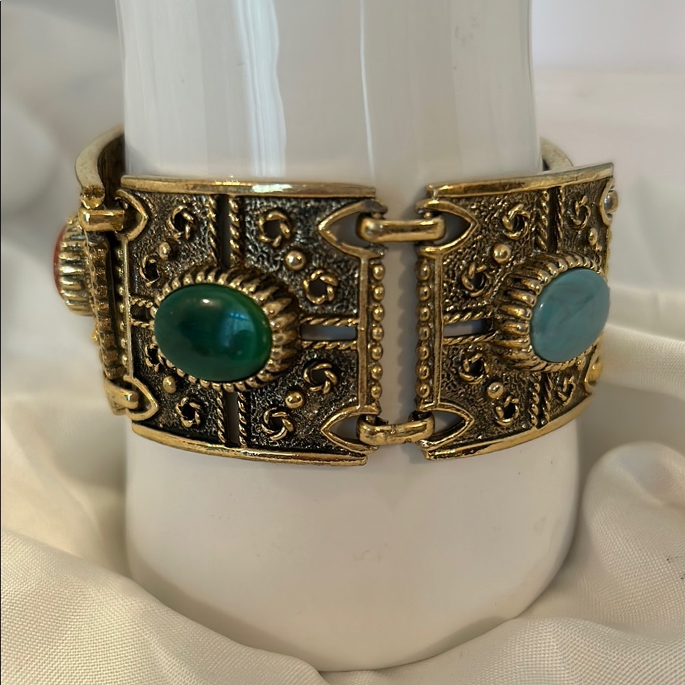 Gold Cabochon Bracelet